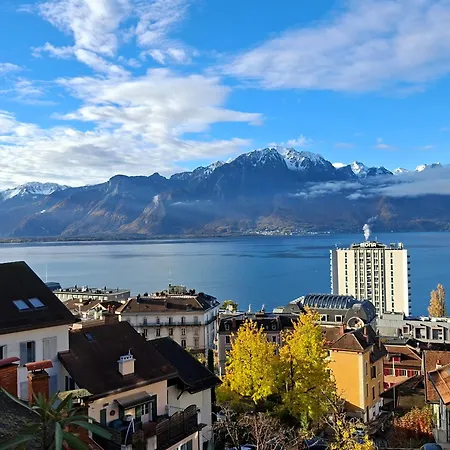 Inspiration Room, Lake, Mountains, Balcony In Center Maison d'hôtes