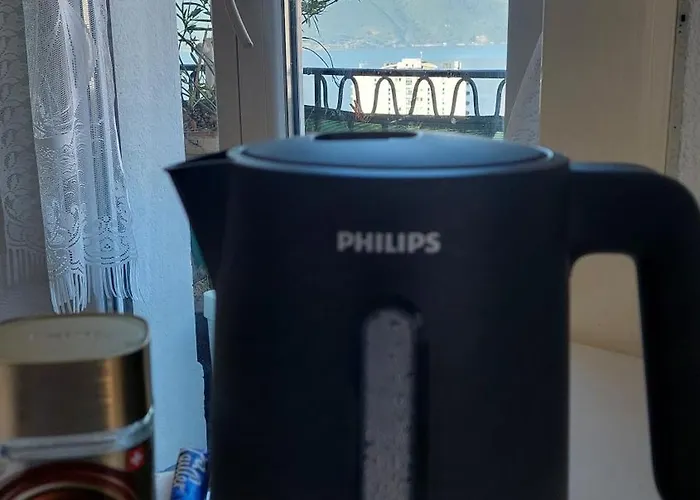 Inspiration Room, Lake, Mountains, Balcony In Center Maison d'hôtes