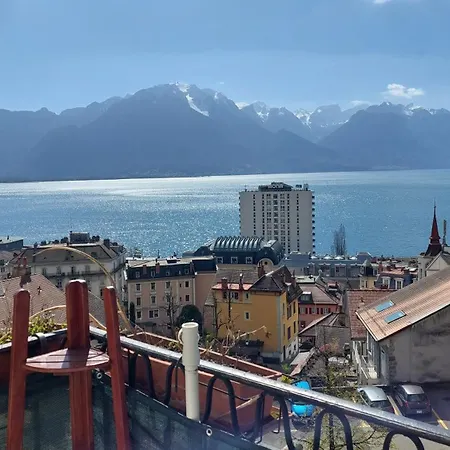 Гостевой дом Inspiration Room, Lake, Mountains, Balcony In Center Монтрё
